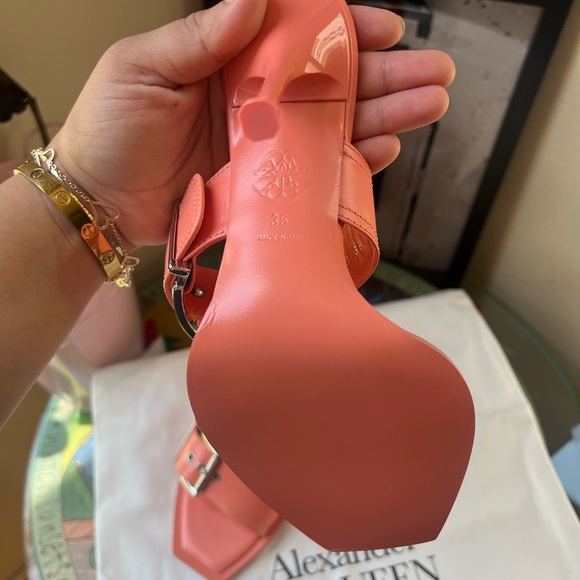 SALE✨ALEXANDER MCQUEEN double bucket pink mule in apricot 🌷 - Picture 12 of 15